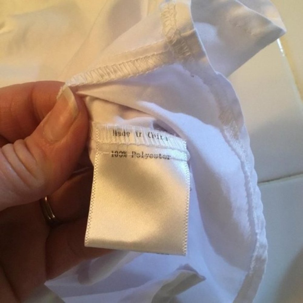 White Button Gathered Front Wing Tip Collar - Picture 9 of 13